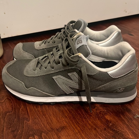 New balance sneakers 515 size 9  Good condition - Picture 1 of 5